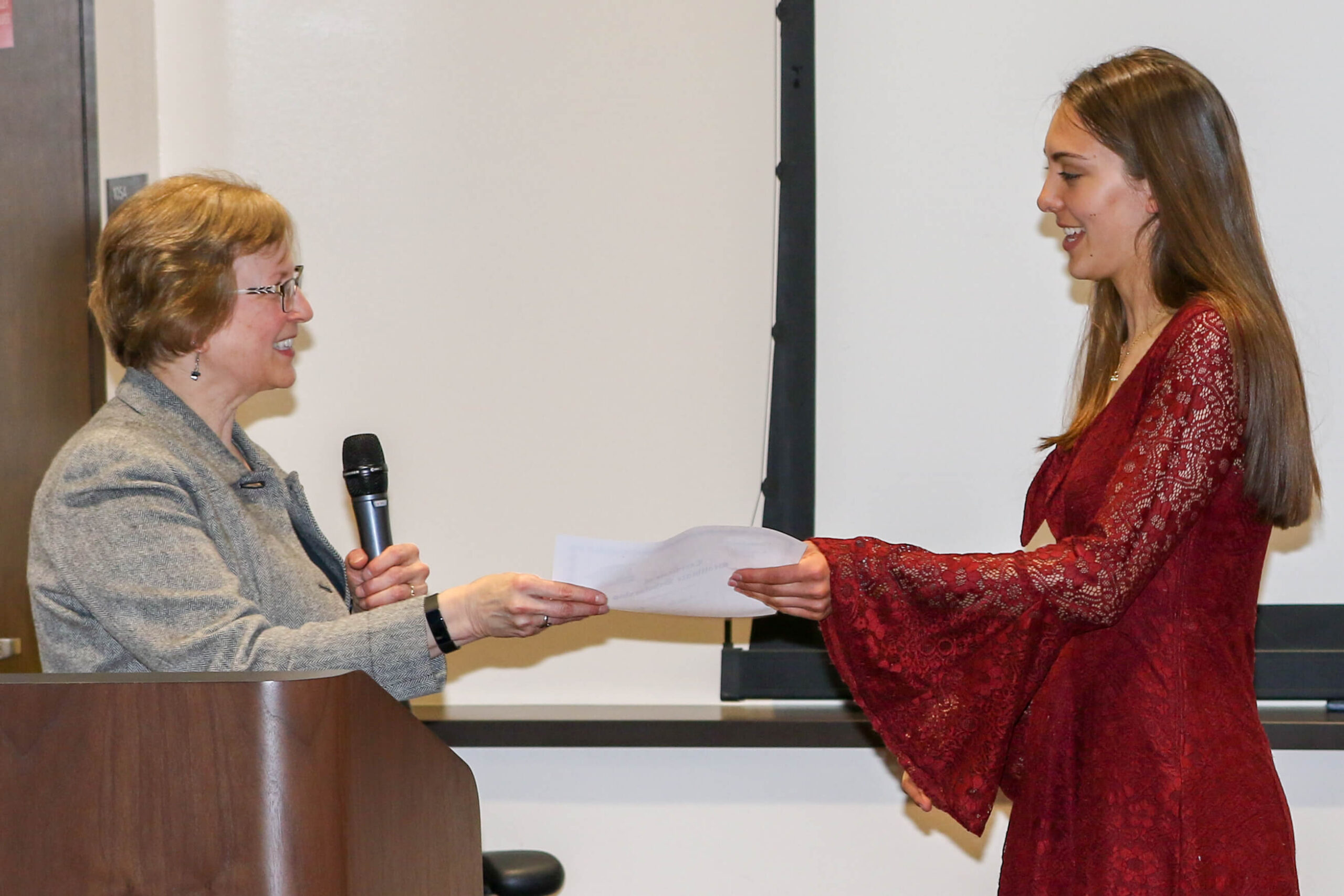 Healthcare scholarships available for high school seniors in Missoula, Ravalli Counties